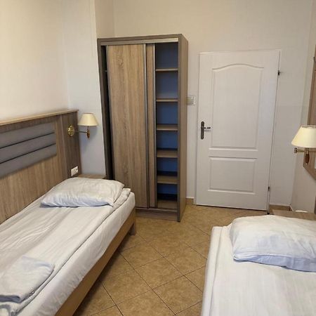Lotos Hotel Rawicz Eksteriør billede