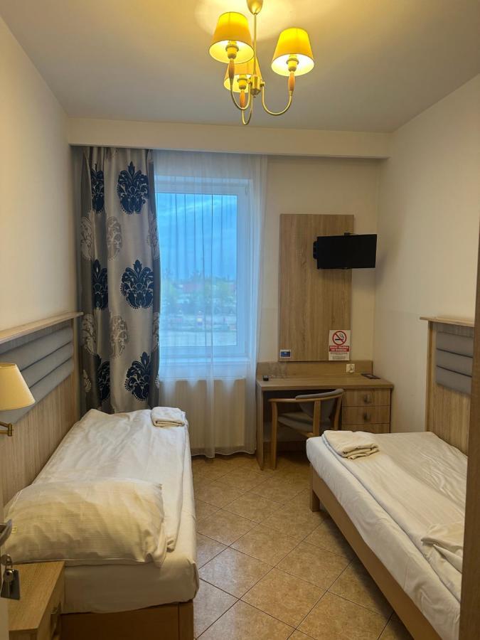 Lotos Hotel Rawicz Eksteriør billede