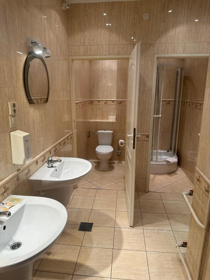 Lotos Hotel Rawicz Eksteriør billede
